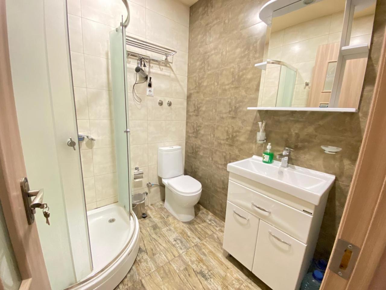 5 Rooms Near 300 Aragveli Metro Station Tbilisi Zimmer foto