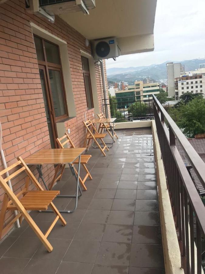 5 Rooms Near 300 Aragveli Metro Station Tbilisi Exterior foto